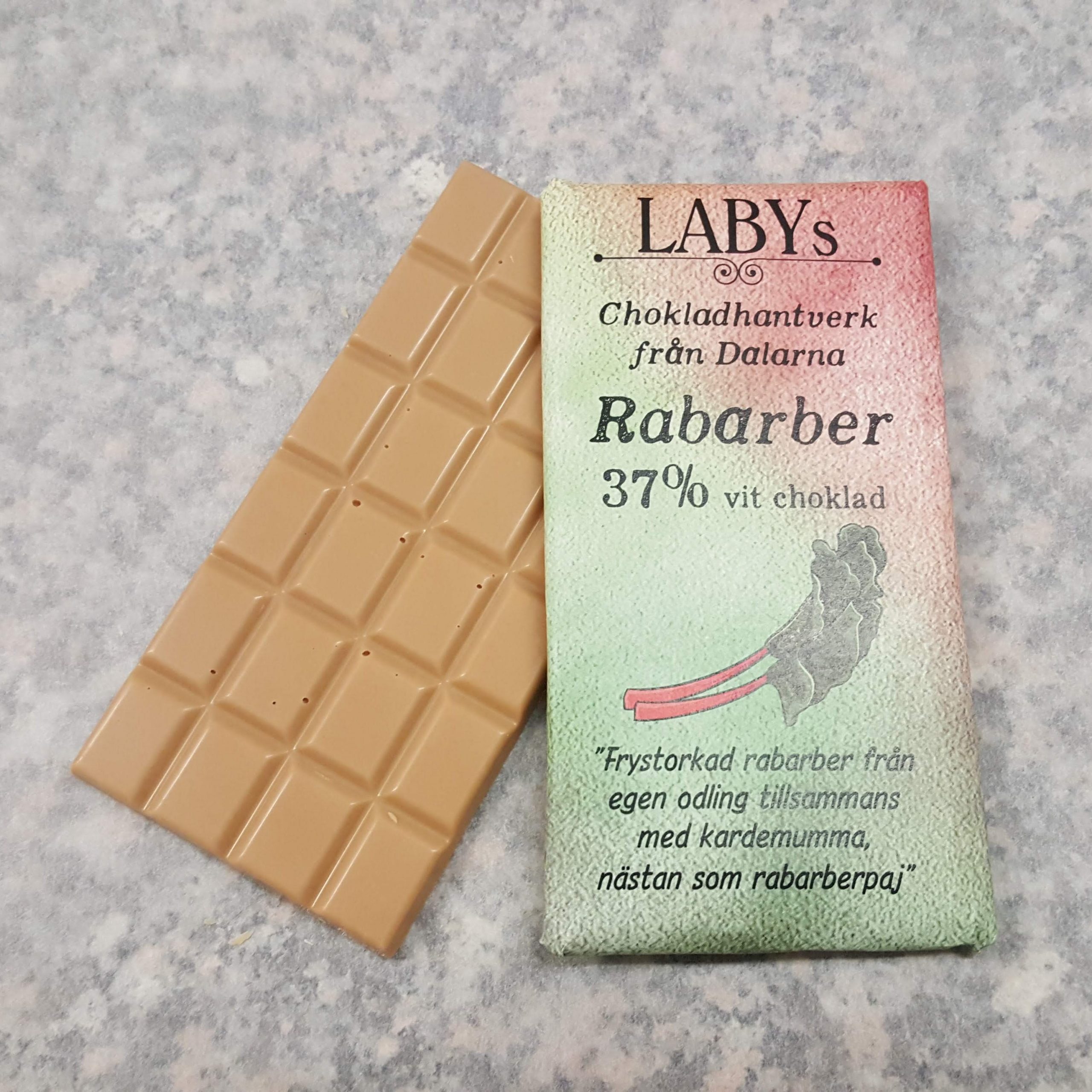 Rabarber, 37% vit choklad